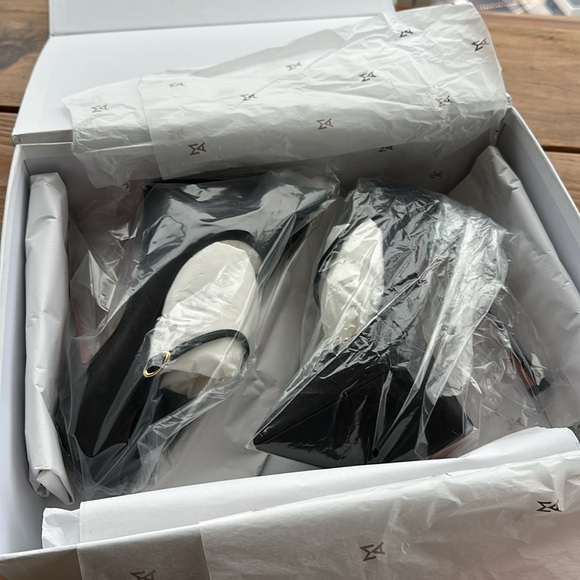 Yigit Pump Black Satin 39 EU 8.5 Amina Muaddi BRAND NEW in box dust bag RHoBH - Picture 9 of 11